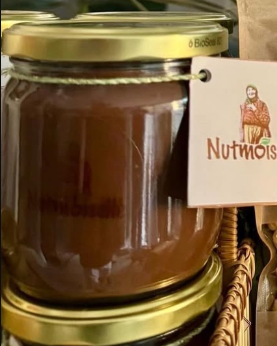 Glas palmölfreie Haselnusscreme mit Nutmoiselle-Anhänger